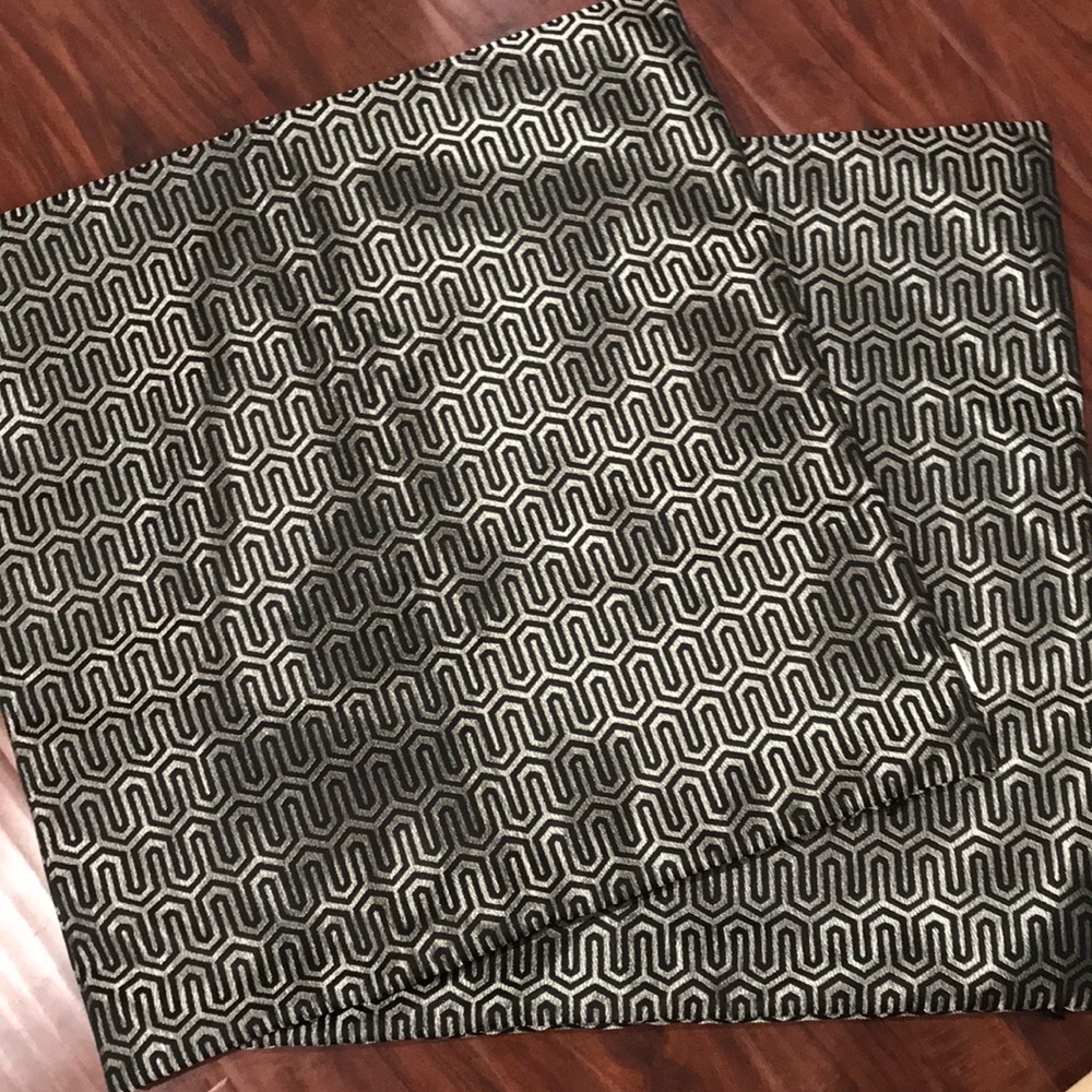 Set of two 24x24 pillow covers